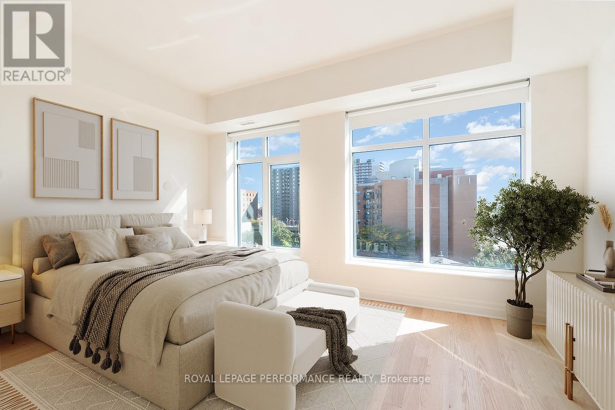 703 - 245 Kent Street