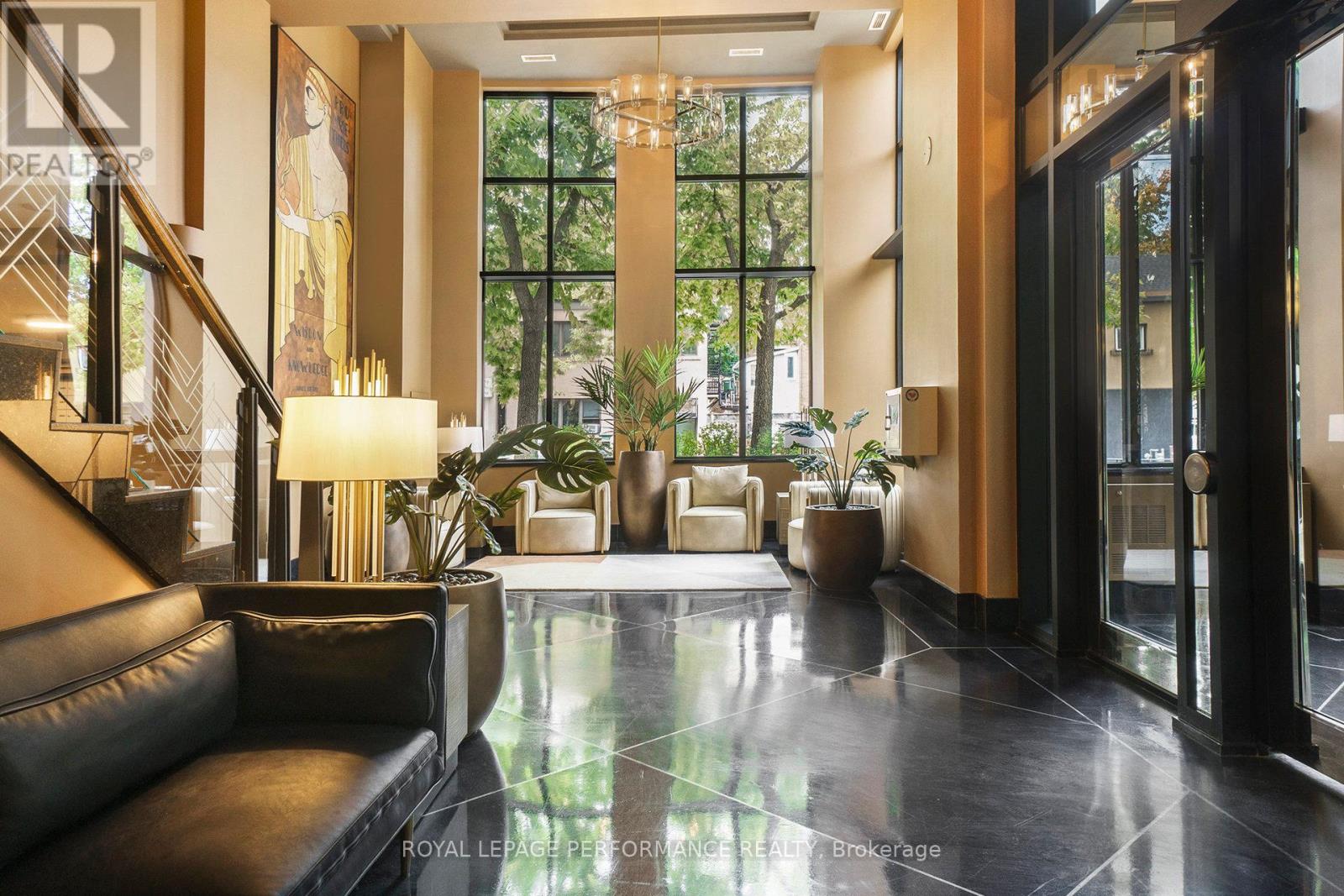 703 - 245 Kent Street