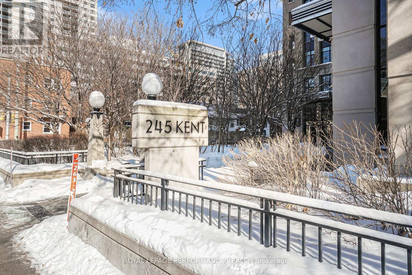 703 - 245 Kent Street