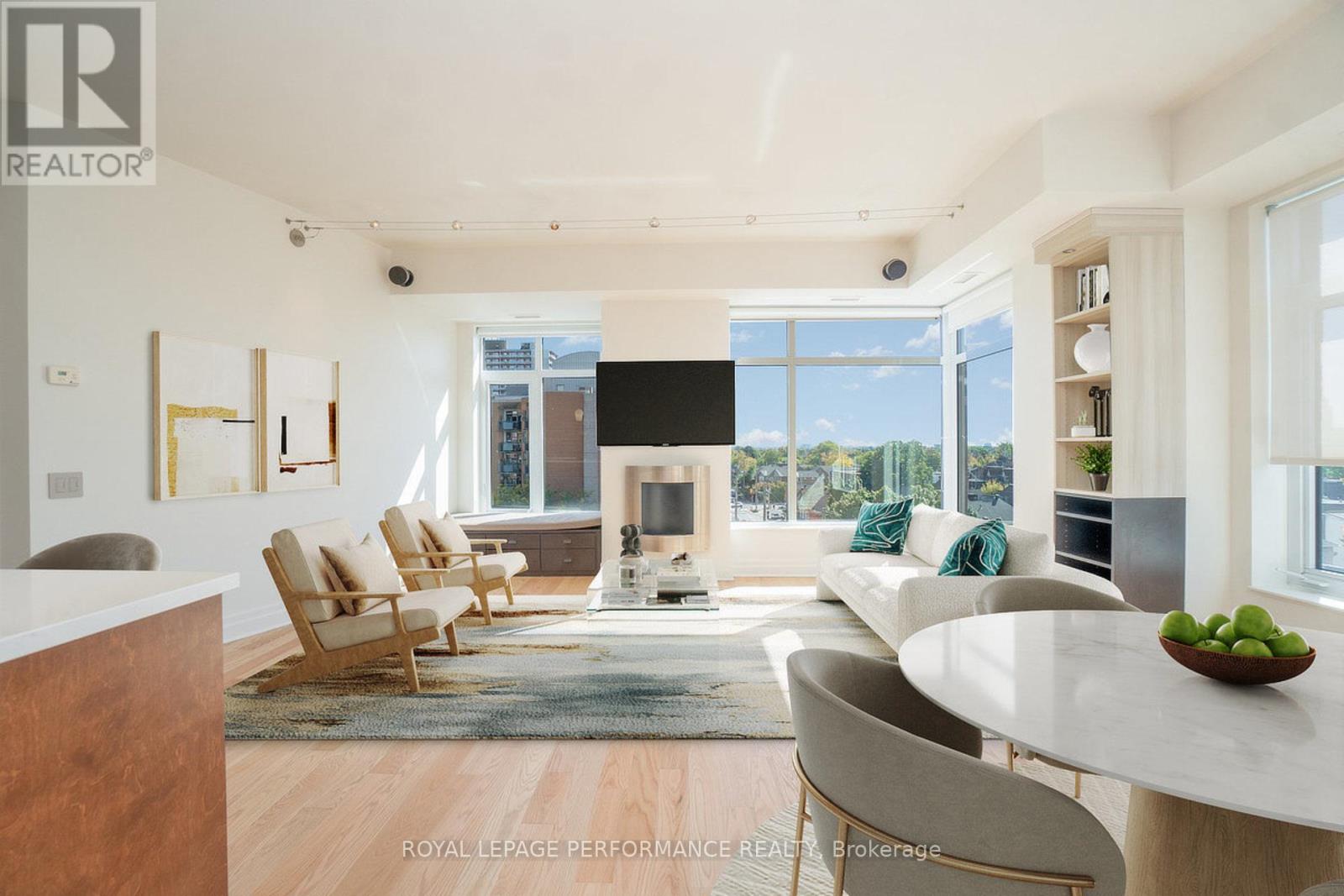 703 - 245 Kent Street