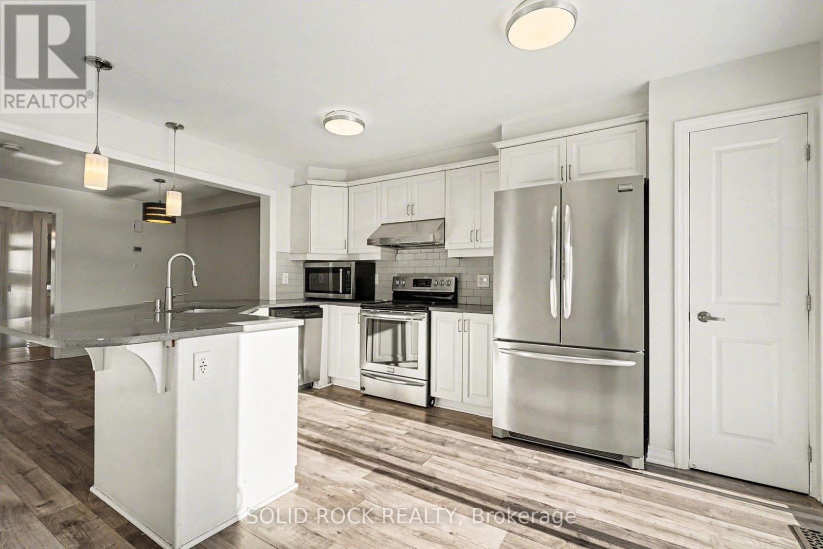 407 White Arctic Avenue