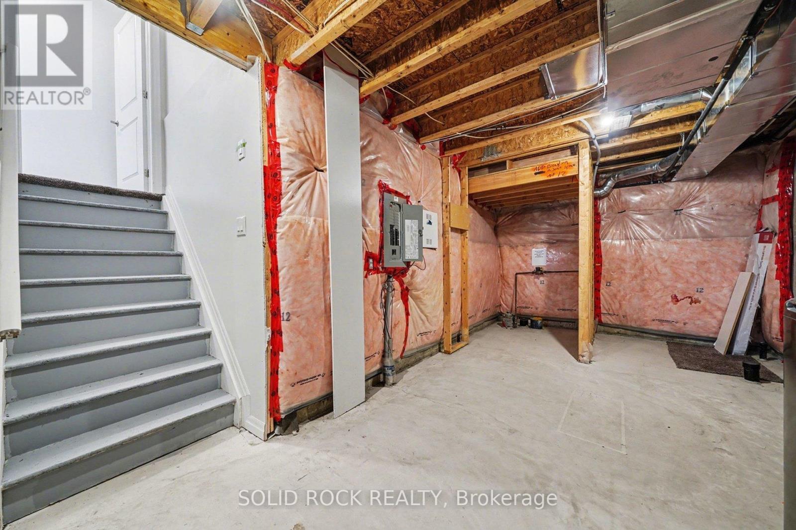 407 White Arctic Avenue