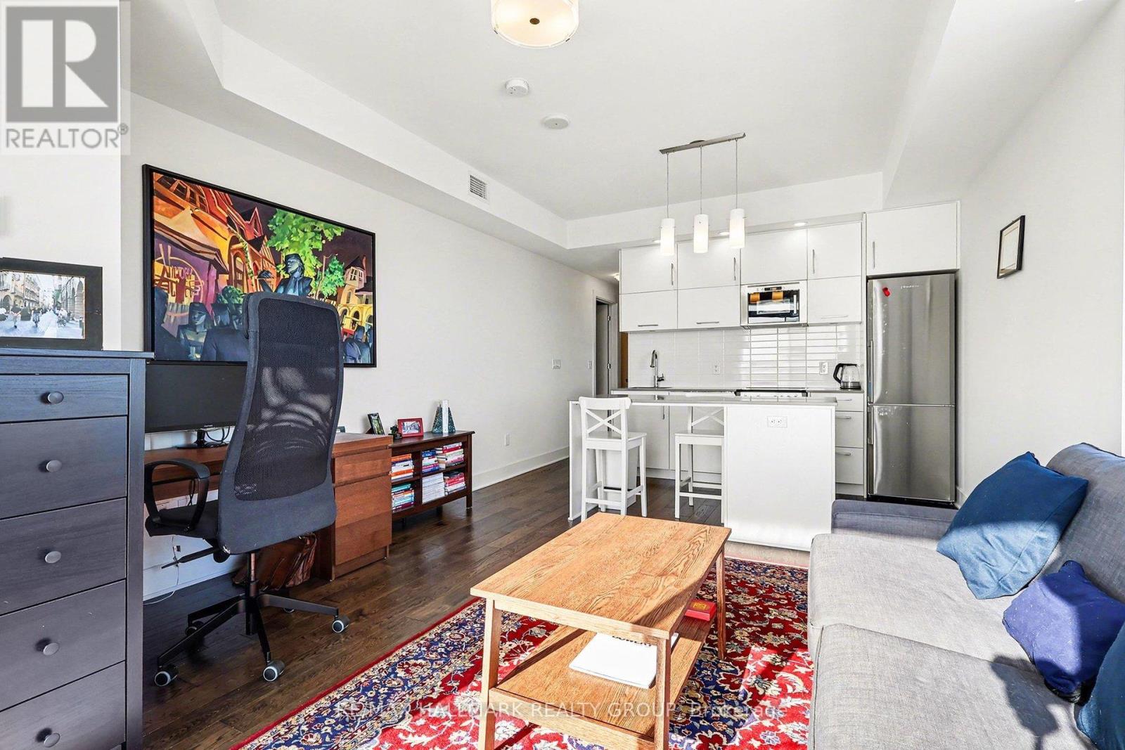 1412 - 255 Bay Street N