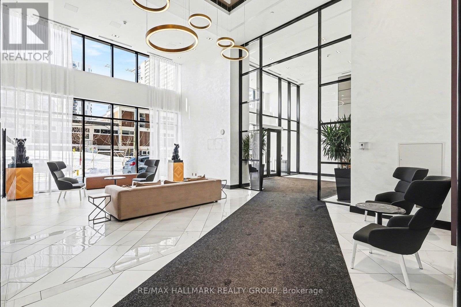 1412 - 255 Bay Street N