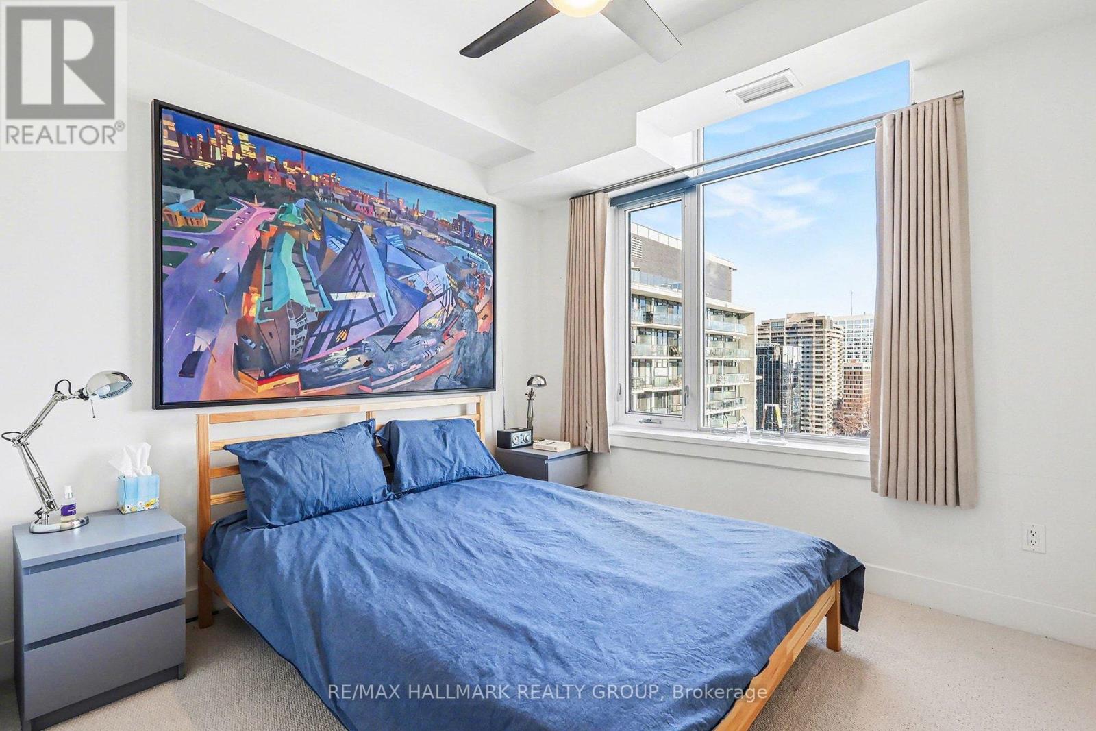 1412 - 255 Bay Street N