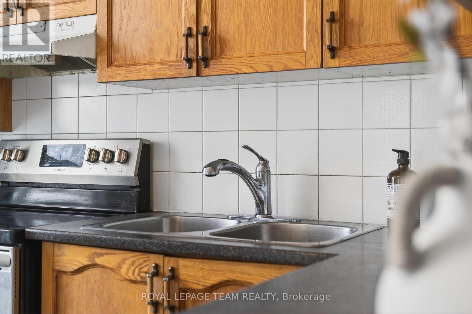 37 Flowertree Crescent