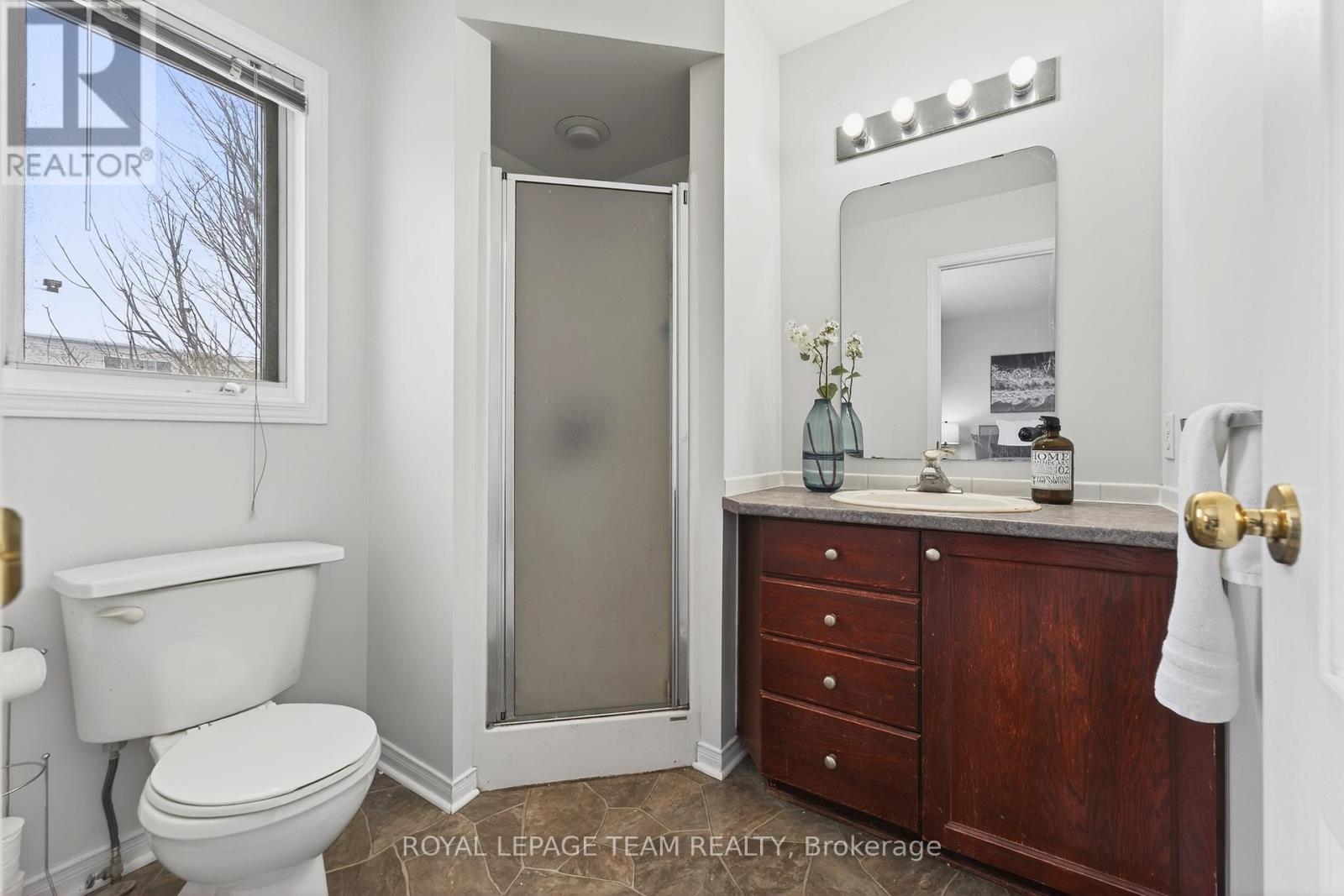 37 Flowertree Crescent