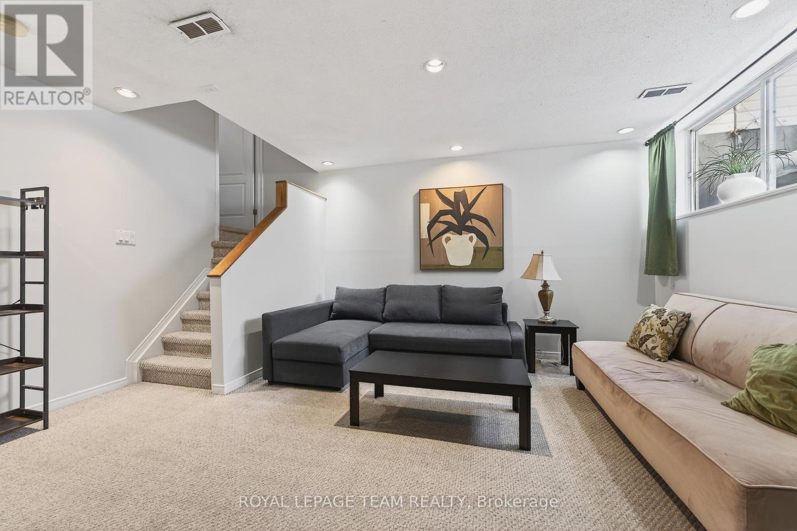 37 Flowertree Crescent