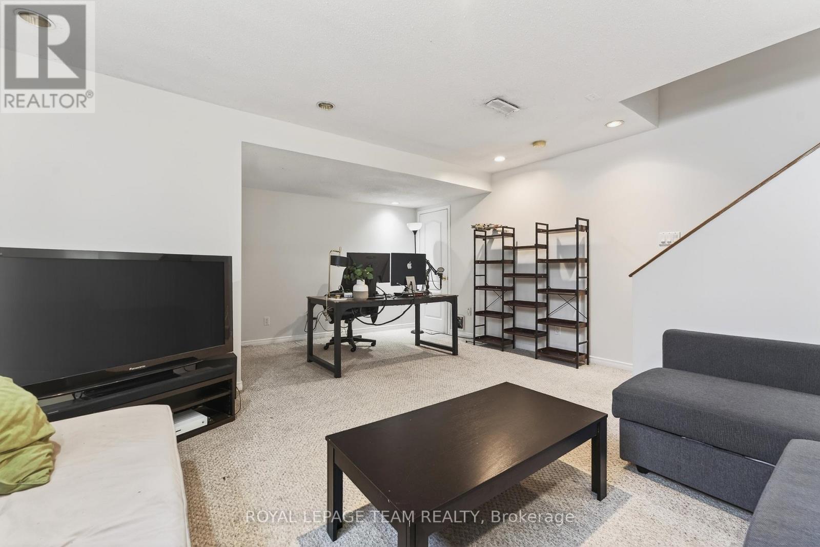 37 Flowertree Crescent