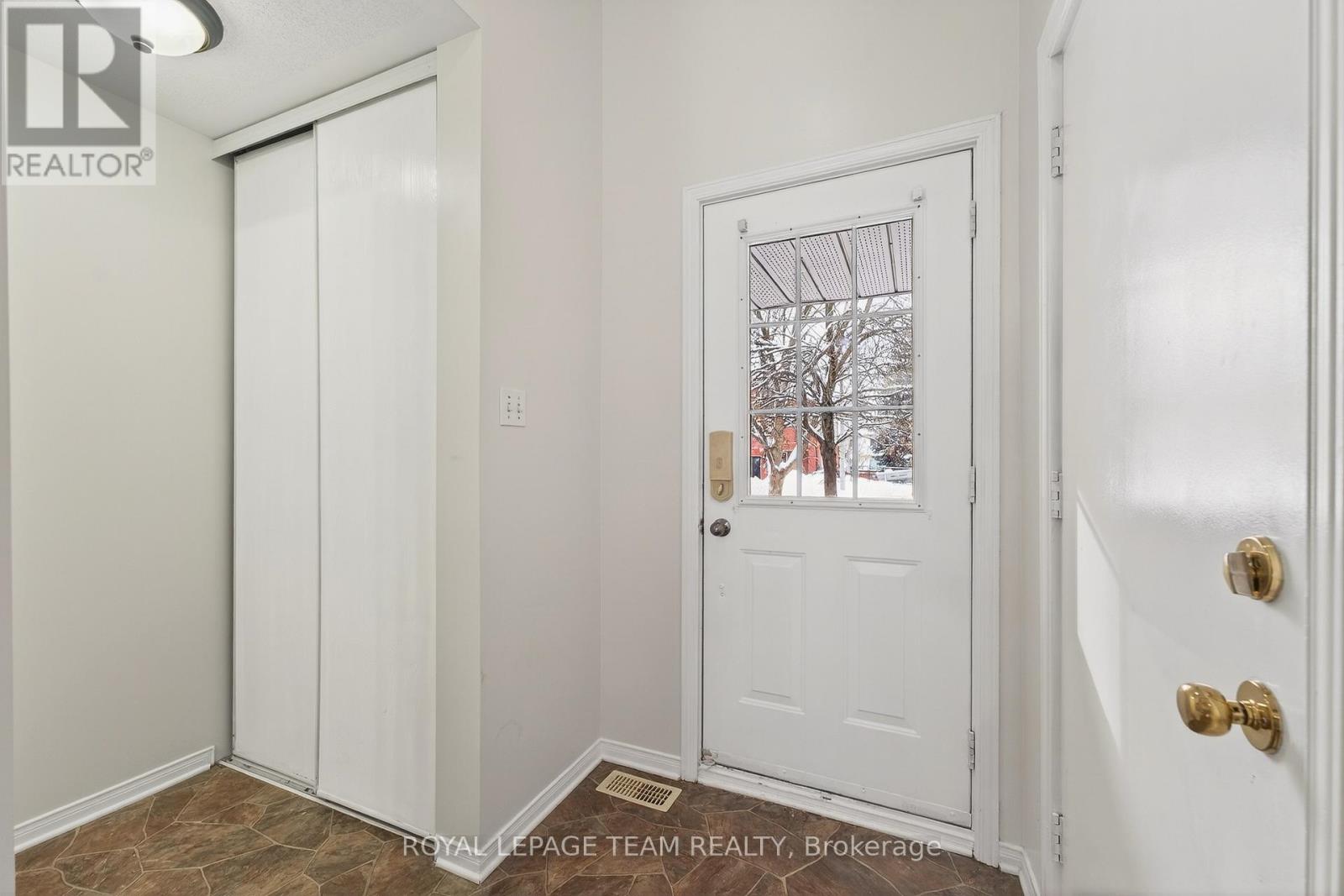 37 Flowertree Crescent