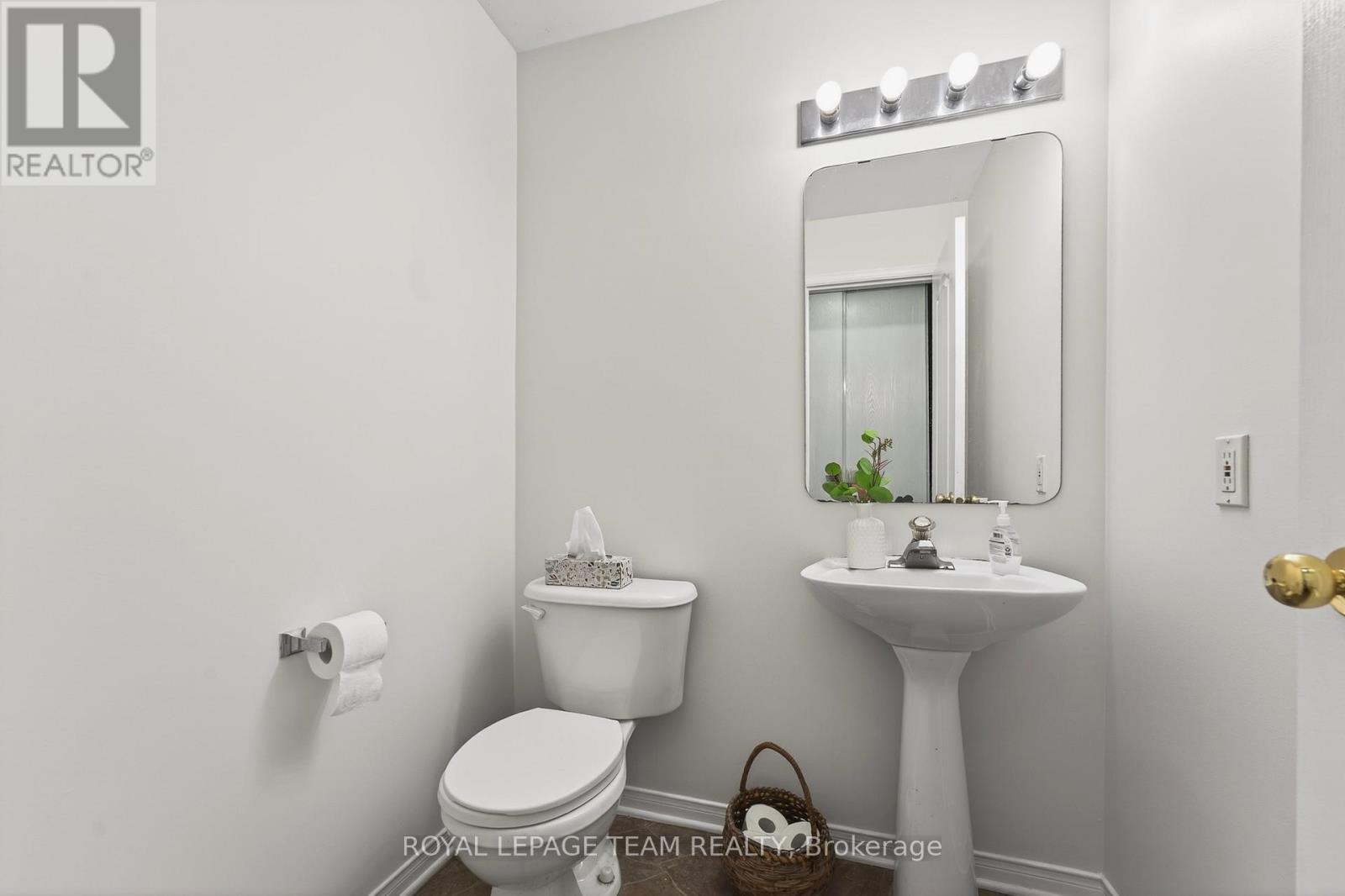 37 Flowertree Crescent