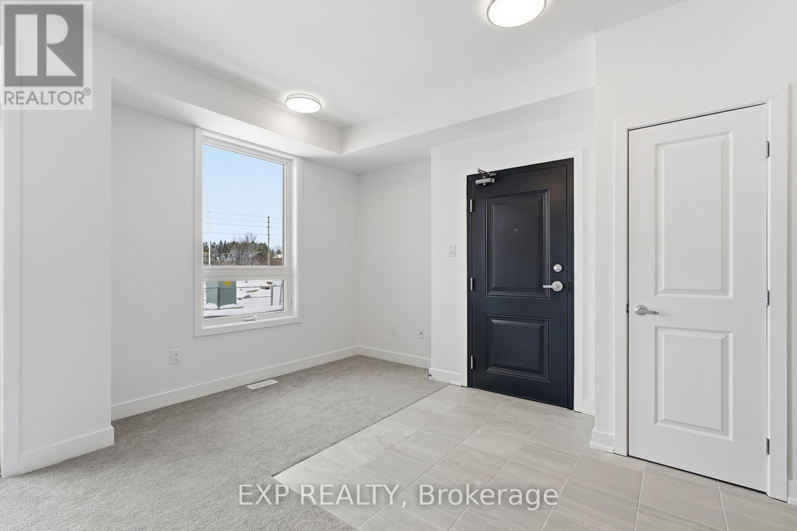 1007 Silhouette Private