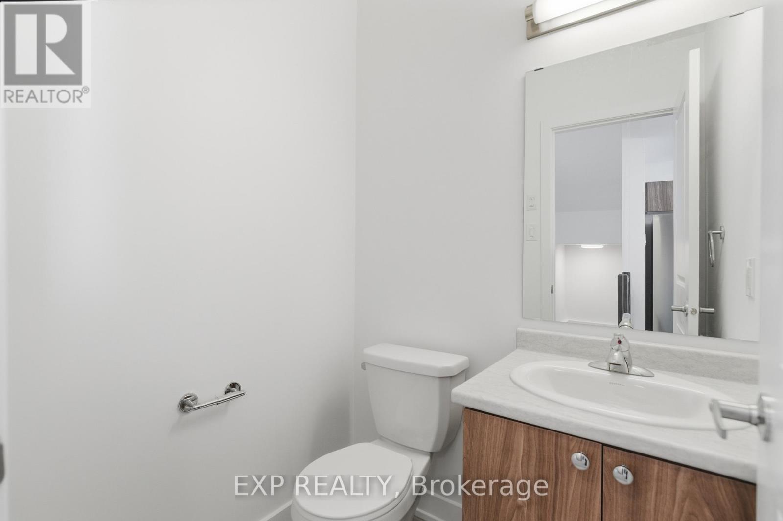 1007 Silhouette Private