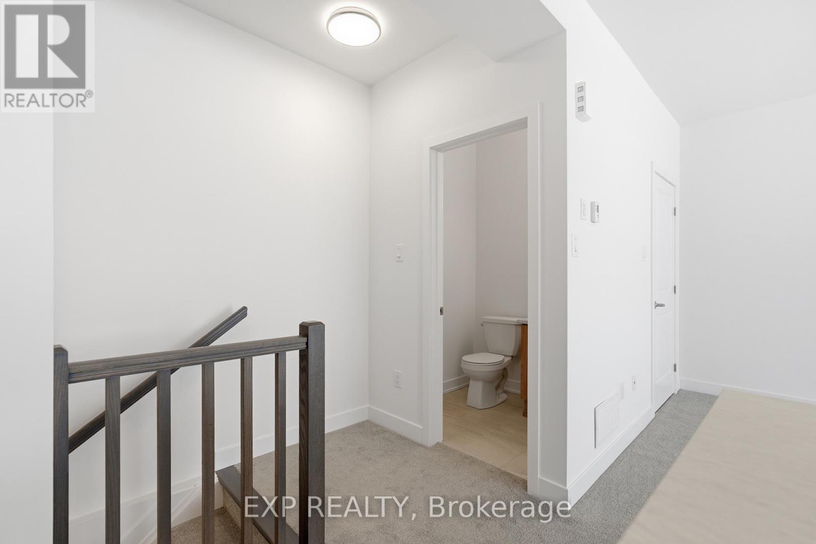 1007 Silhouette Private