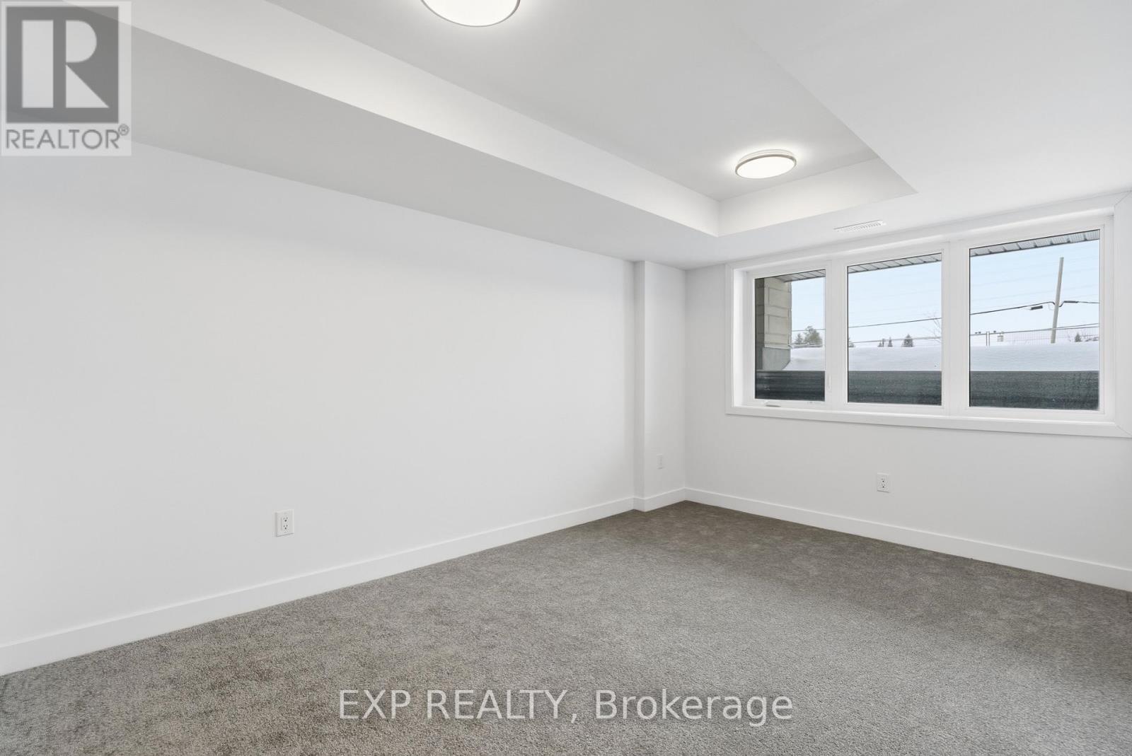 1007 Silhouette Private