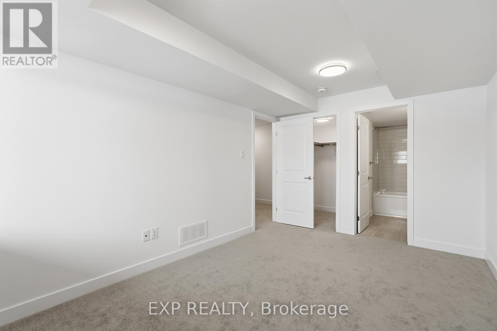 1007 Silhouette Private