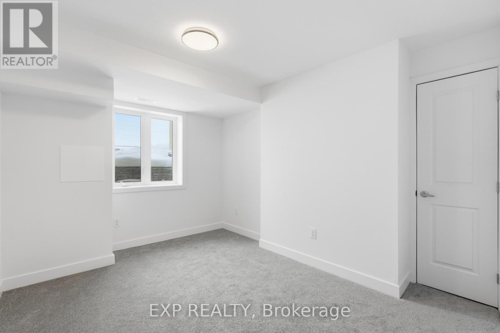 1007 Silhouette Private