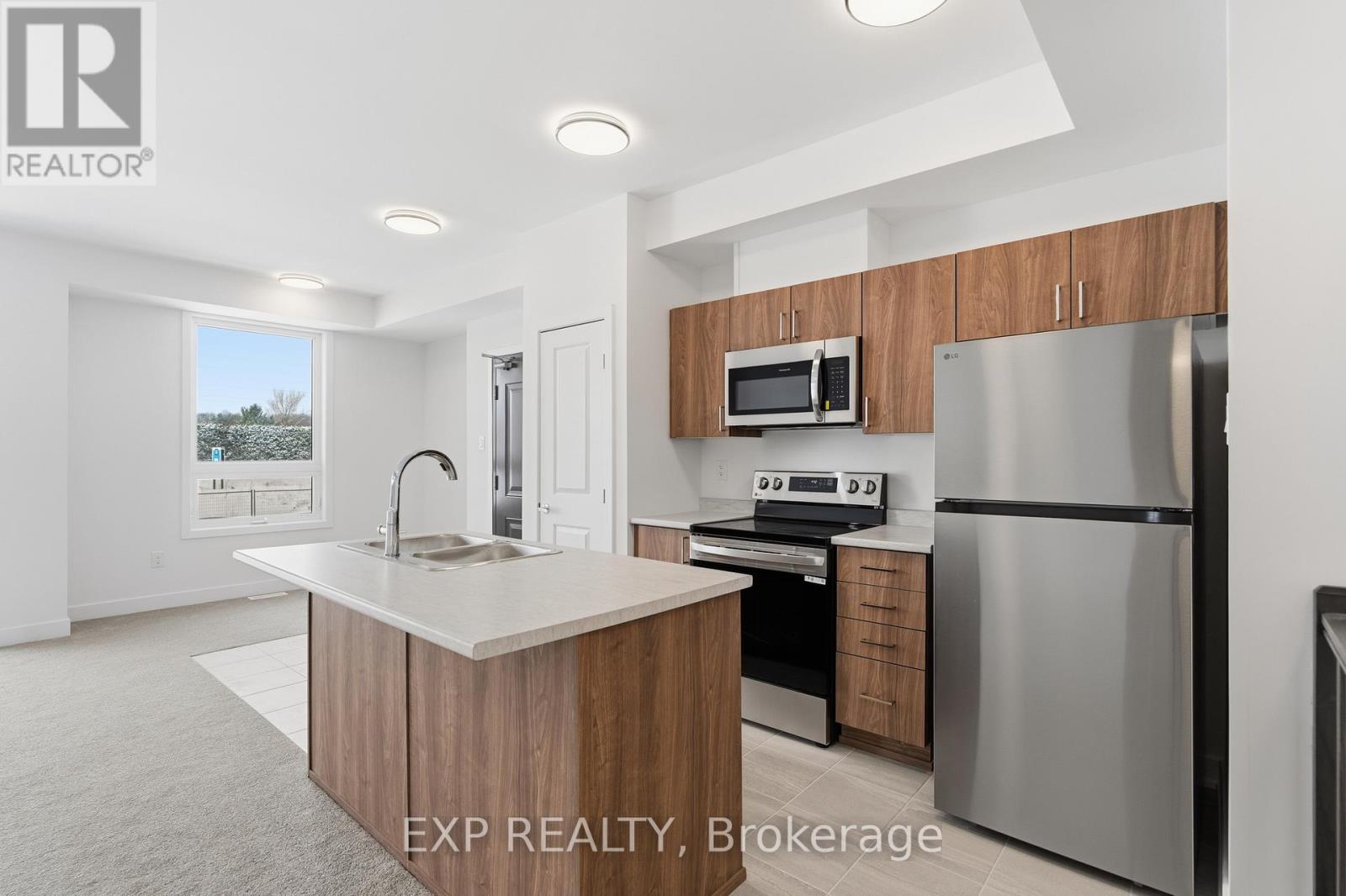 1007 Silhouette Private