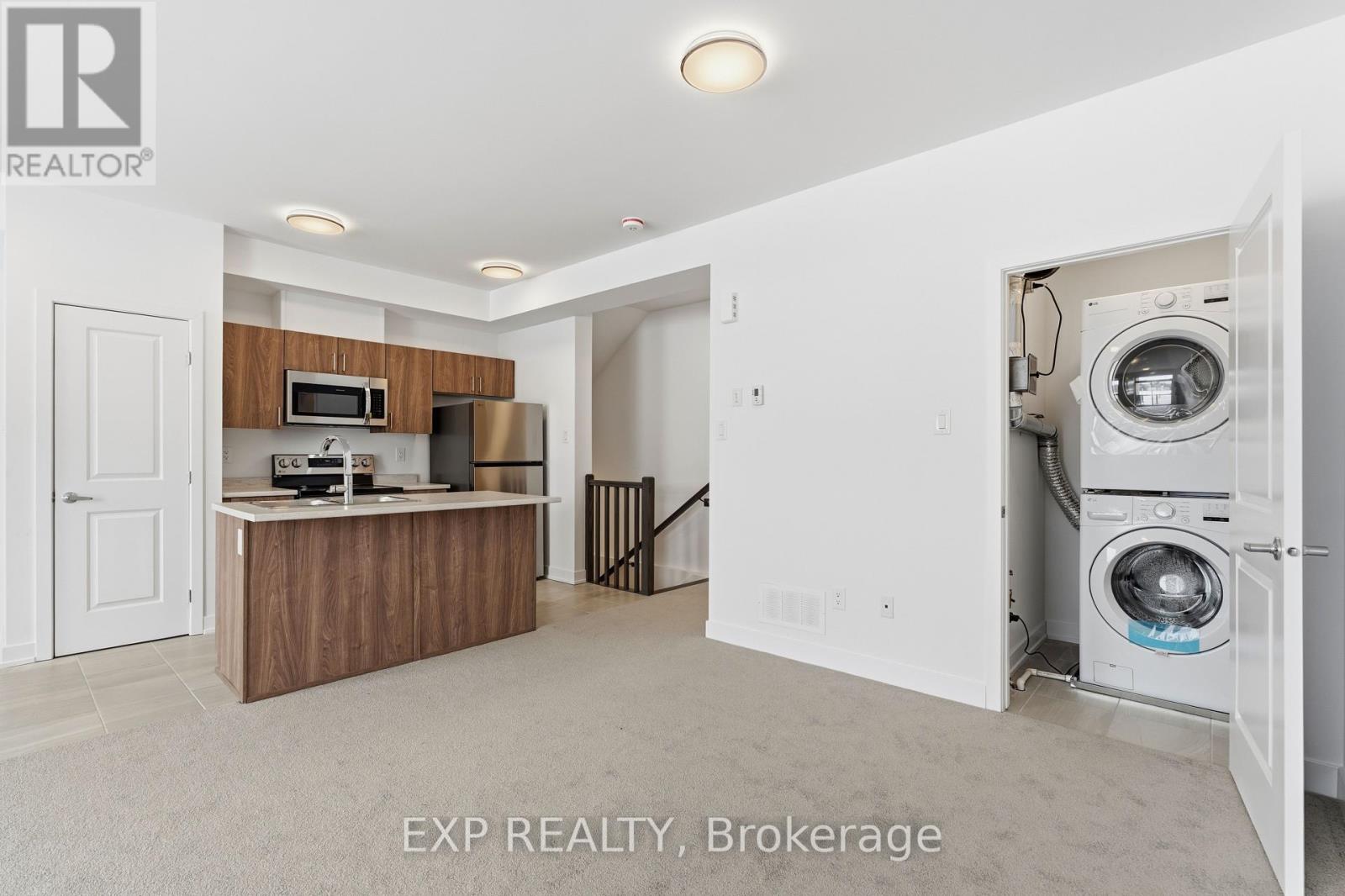 1007 Silhouette Private