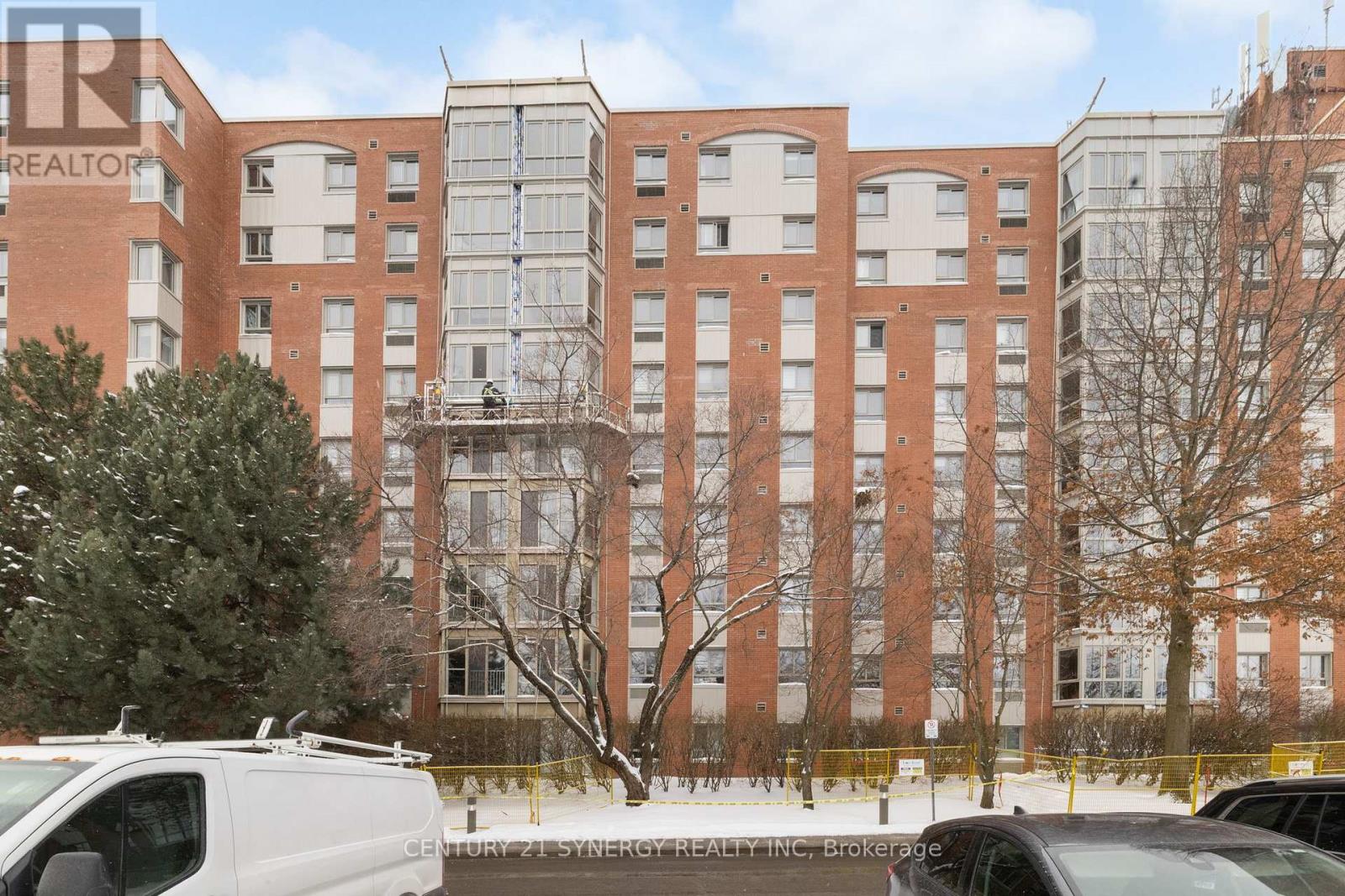 815 - 960 Teron Road