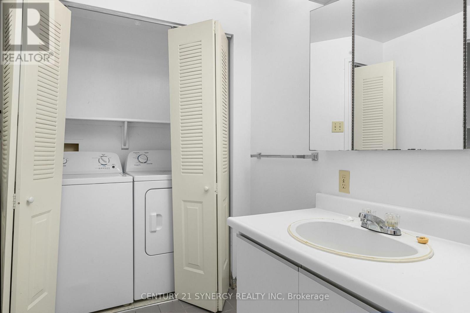 815 - 960 Teron Road