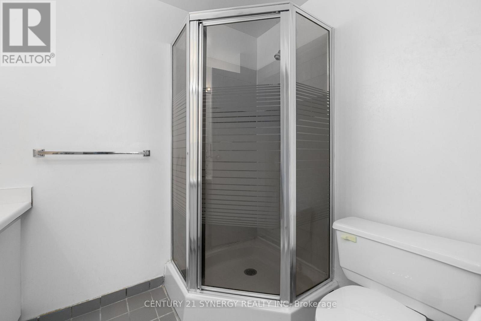 815 - 960 Teron Road