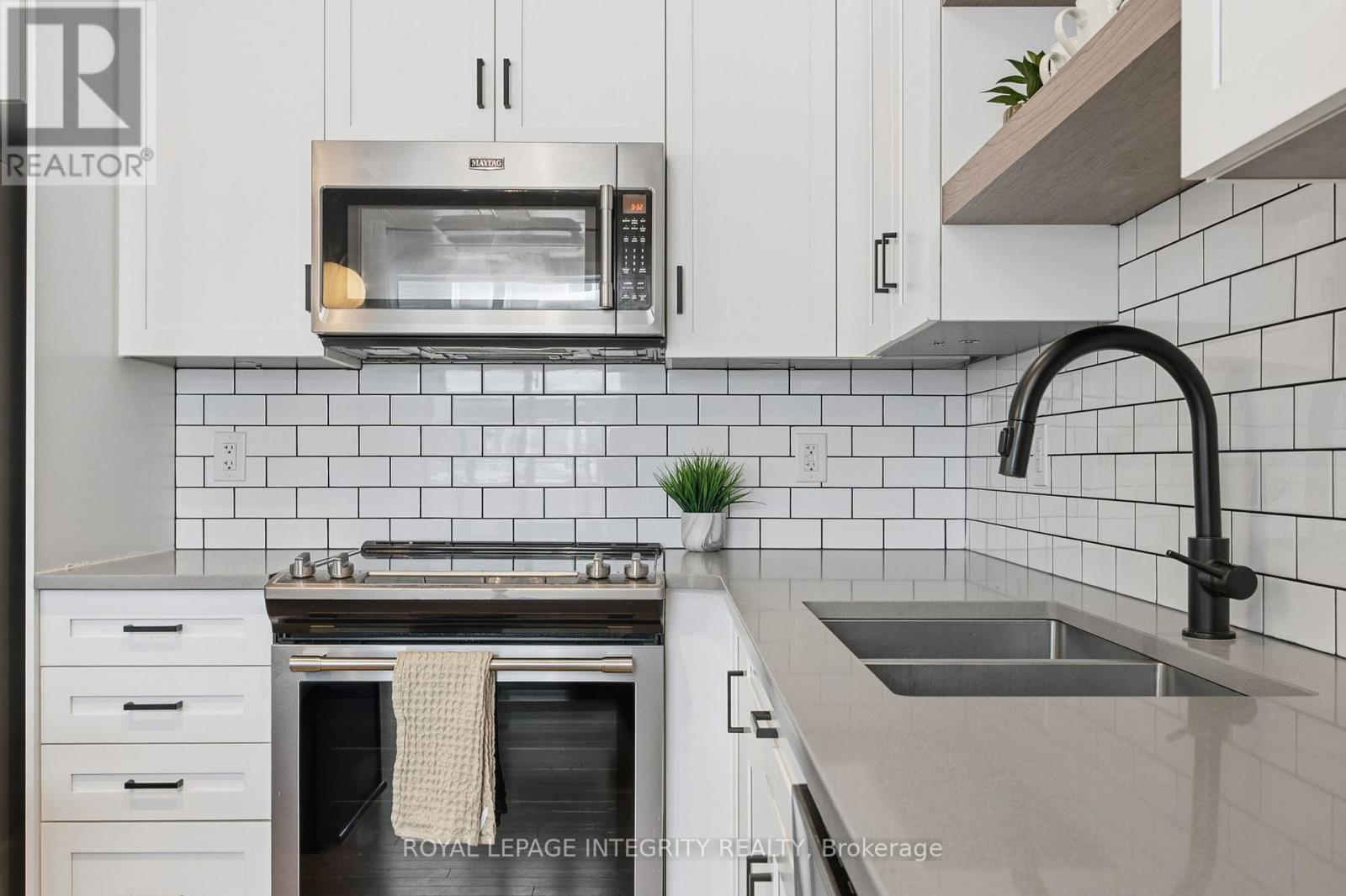 52 Hackamore Crescent