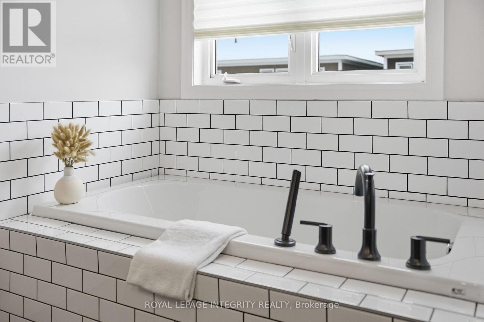 52 Hackamore Crescent