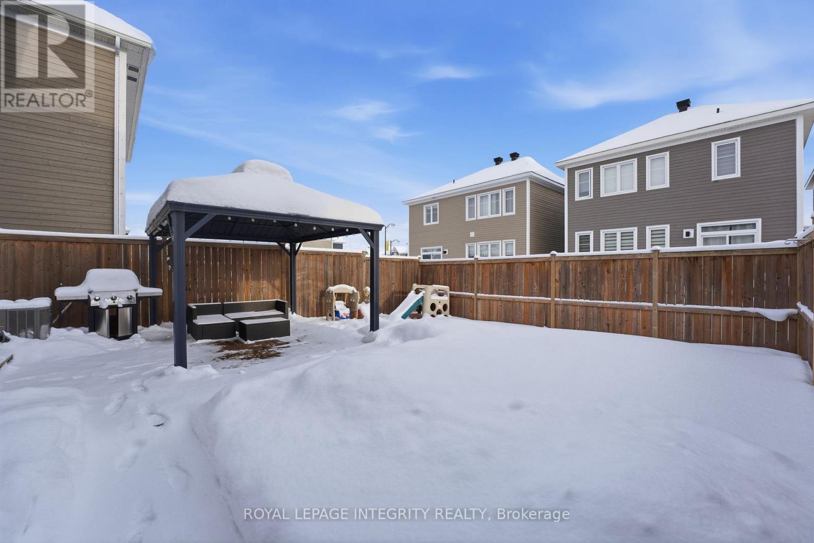 52 Hackamore Crescent