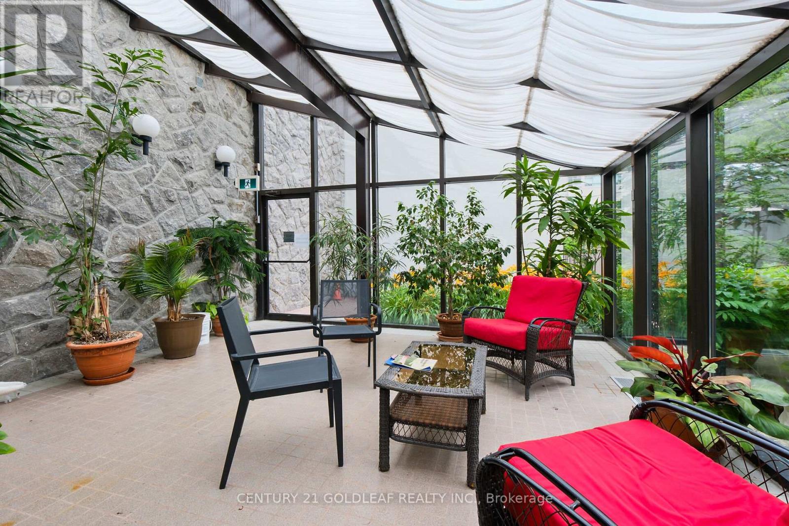 501 - 1500 Riverside Drive