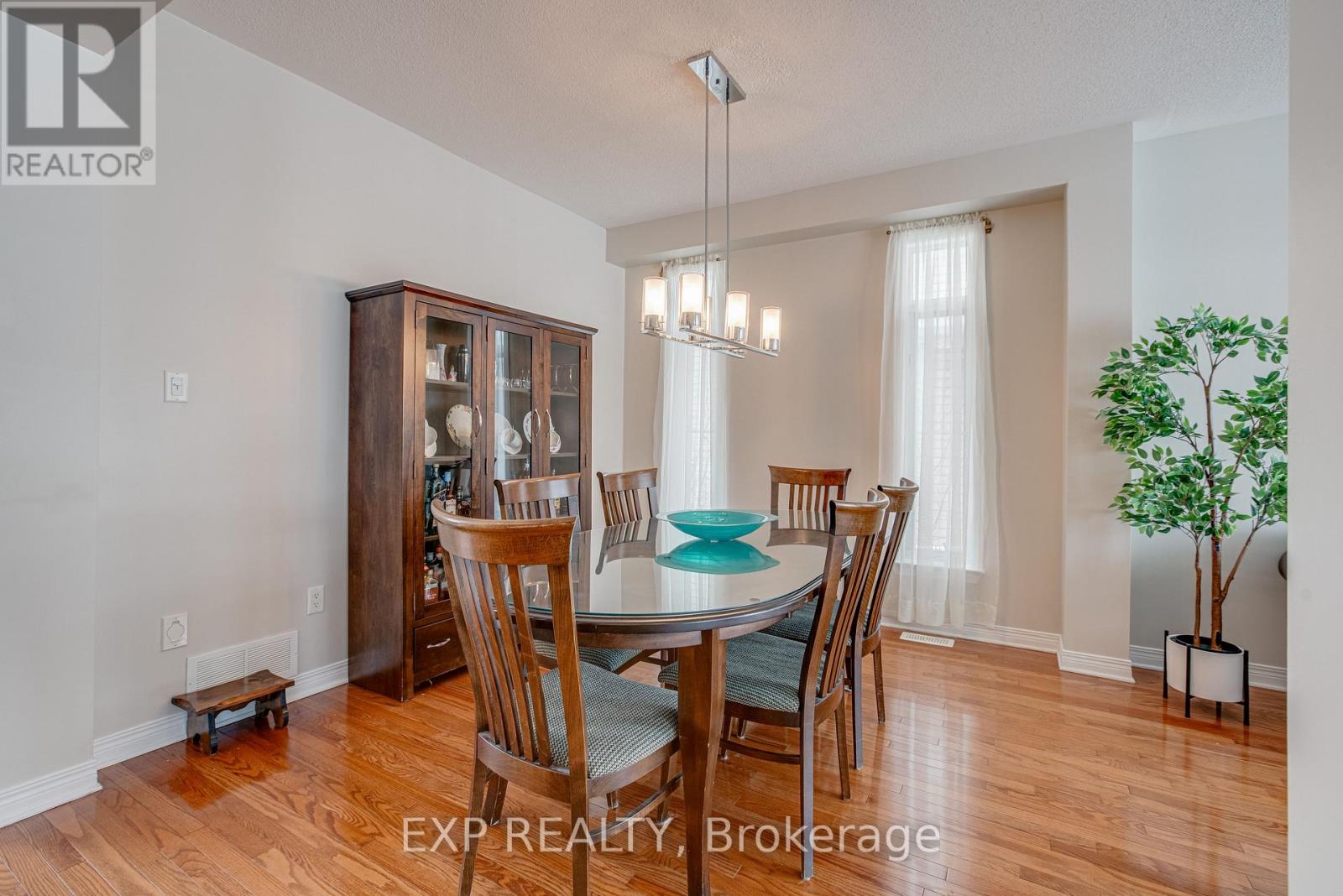 2032 Calico Crescent