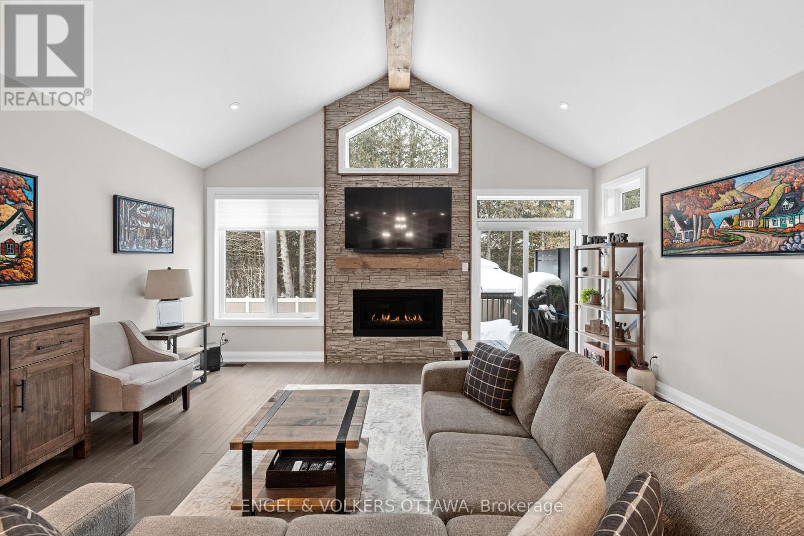 221 Blackhorse Drive