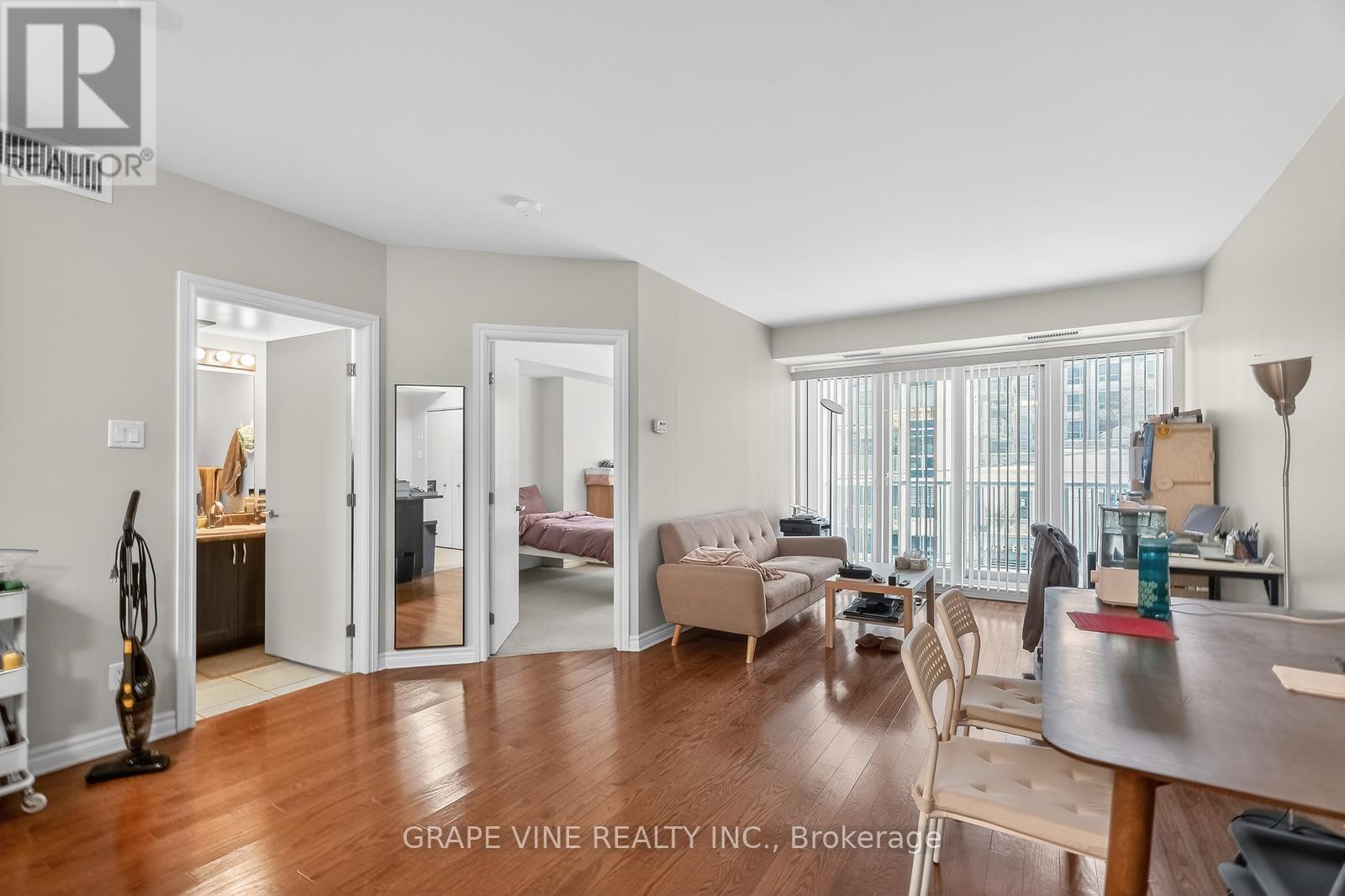 304 - 234 Rideau Street