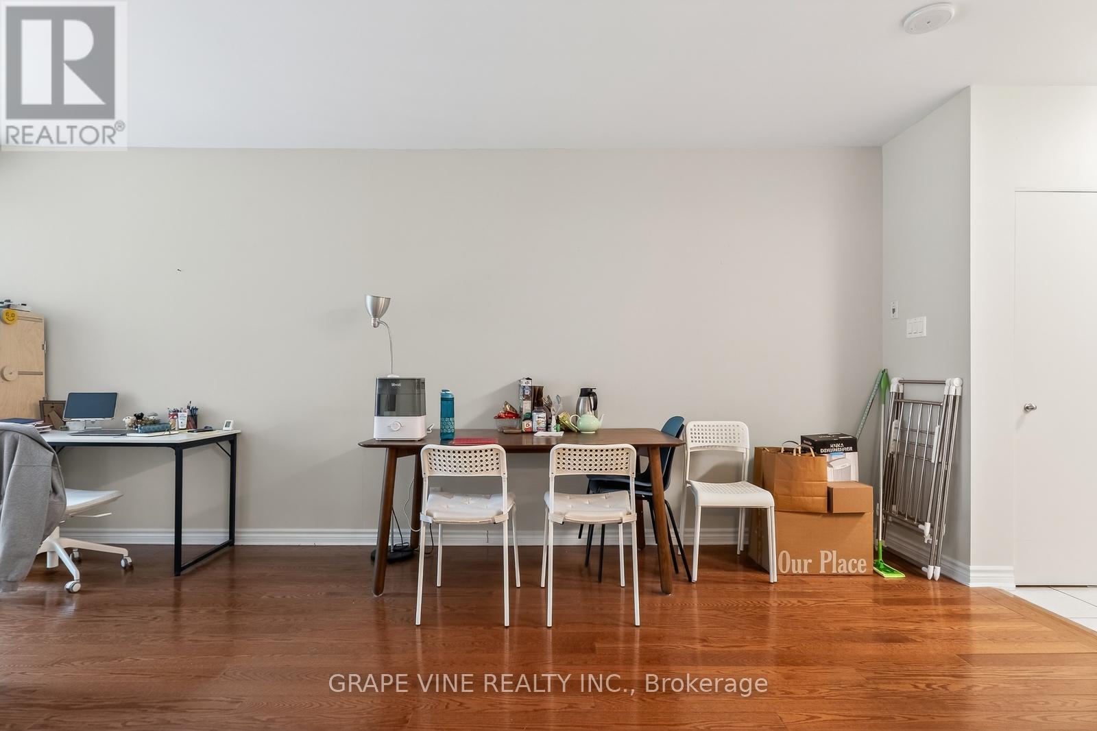 304 - 234 Rideau Street