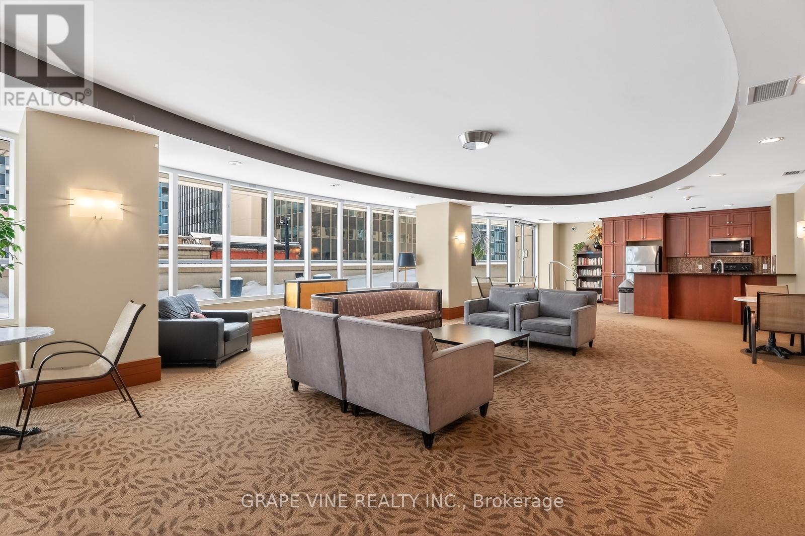 304 - 234 Rideau Street