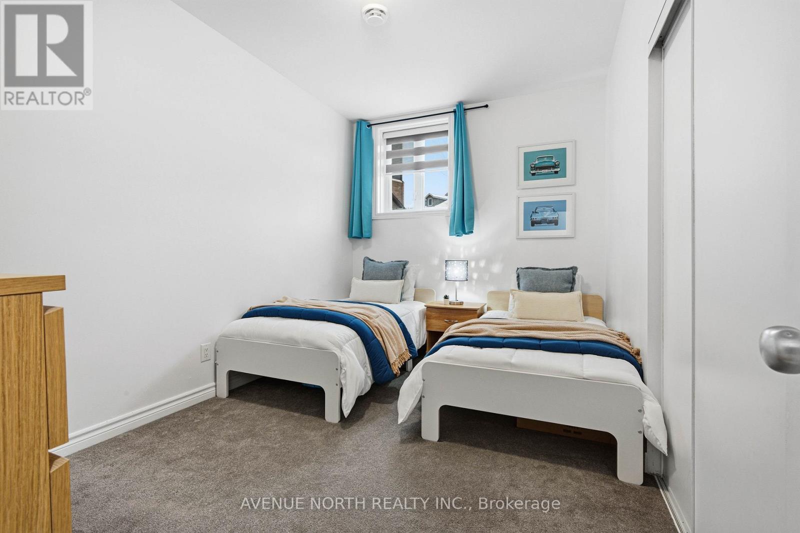 Unit J - 725 Dearborn Private