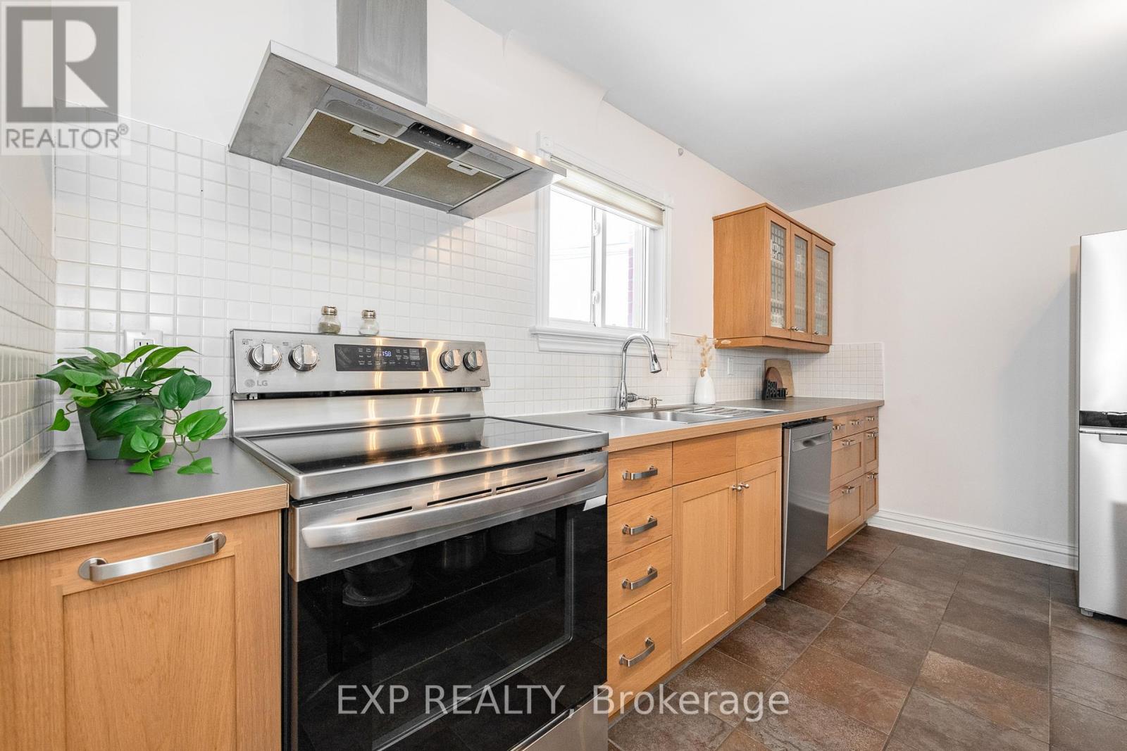 524 Wolffdale Crescent