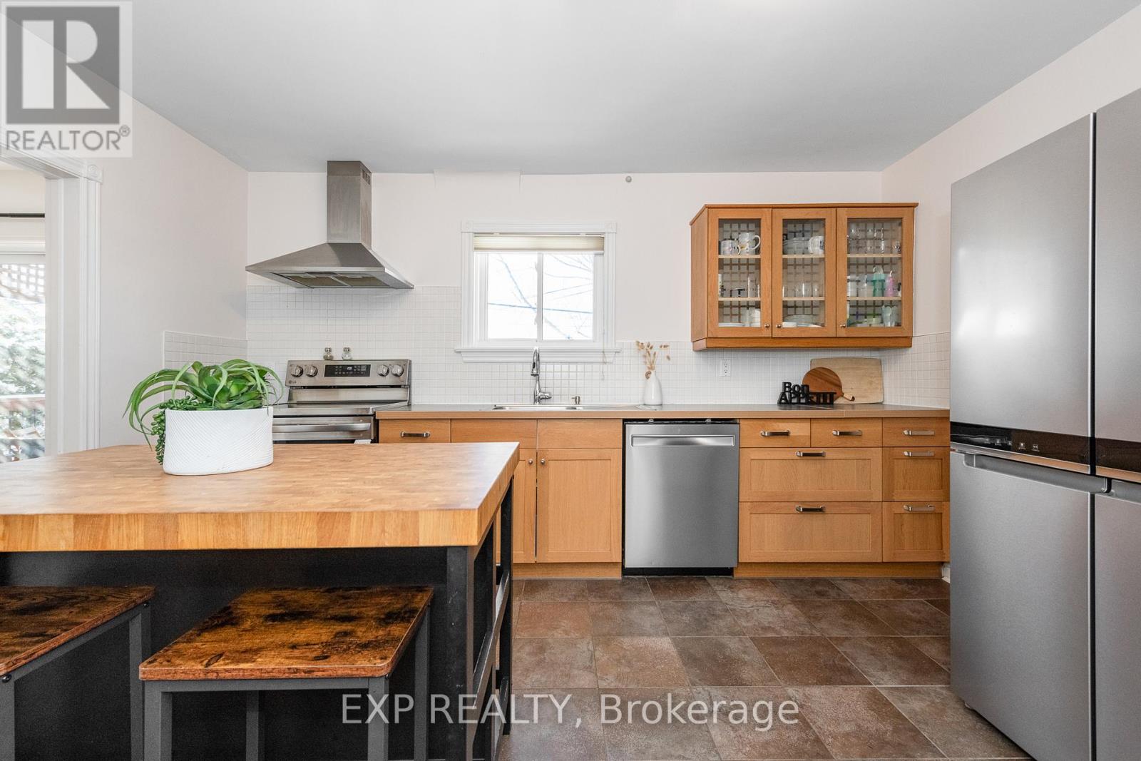 524 Wolffdale Crescent