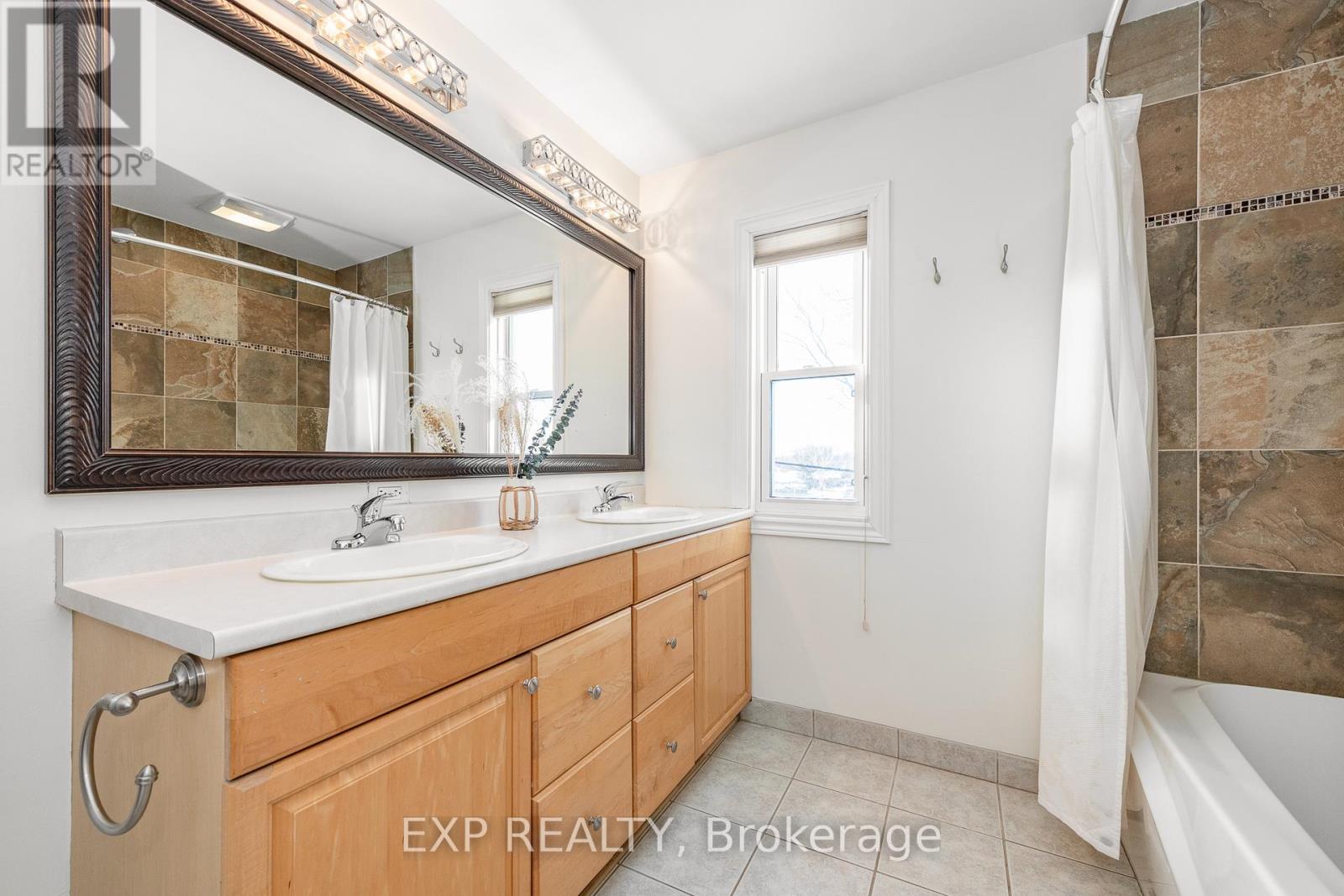 524 Wolffdale Crescent