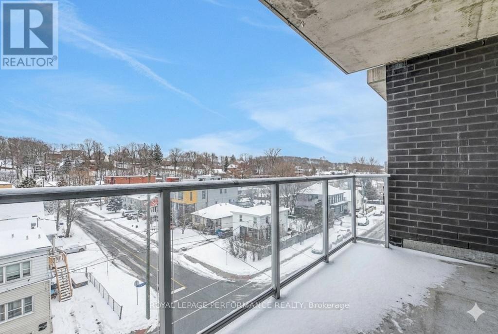 413 - 7 Marquette Avenue