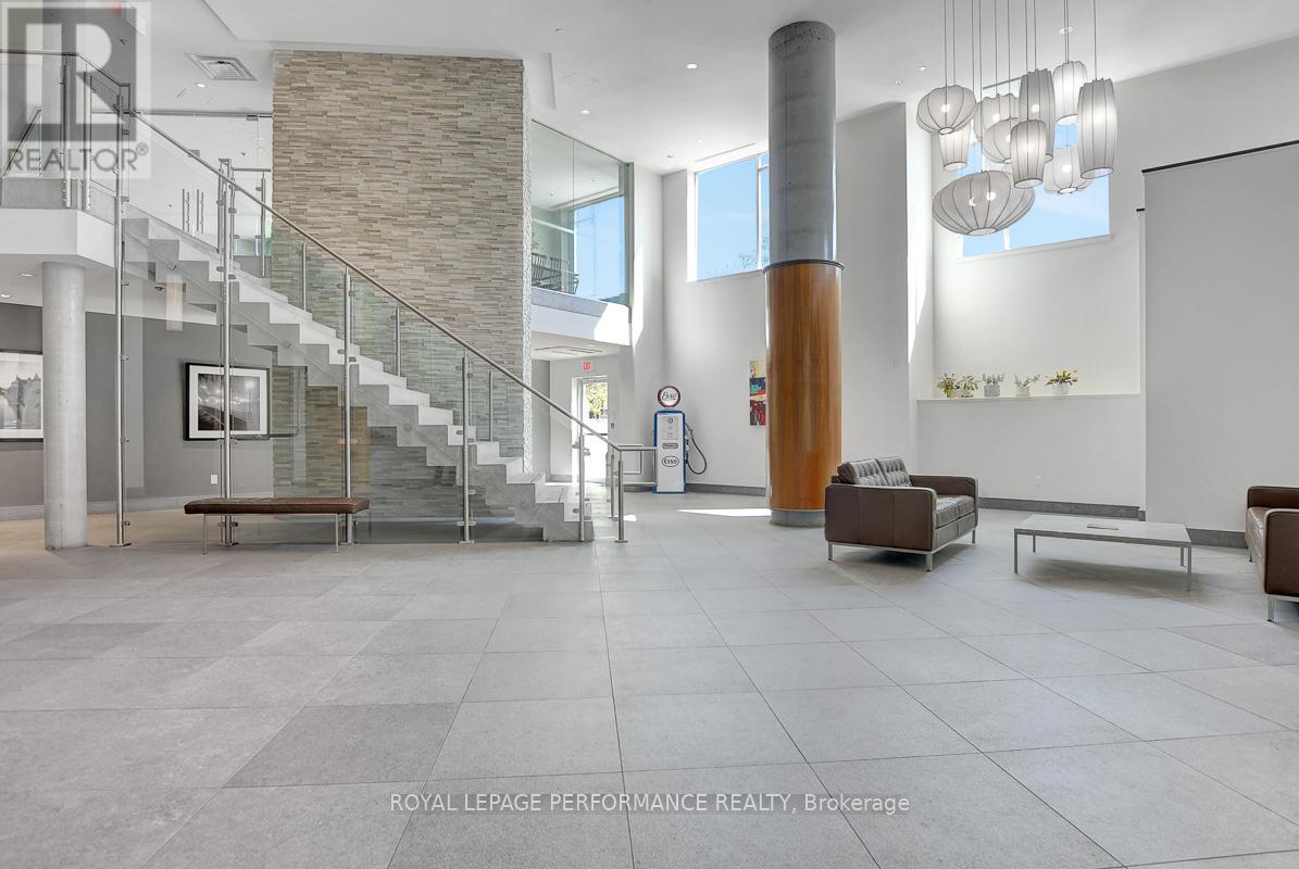 413 - 7 Marquette Avenue