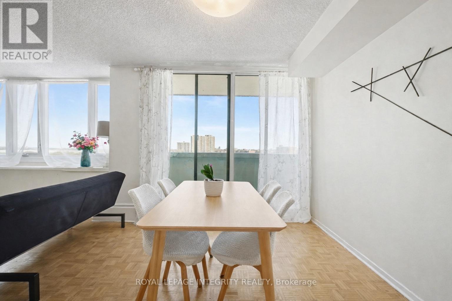 803 - 2625 Regina Street