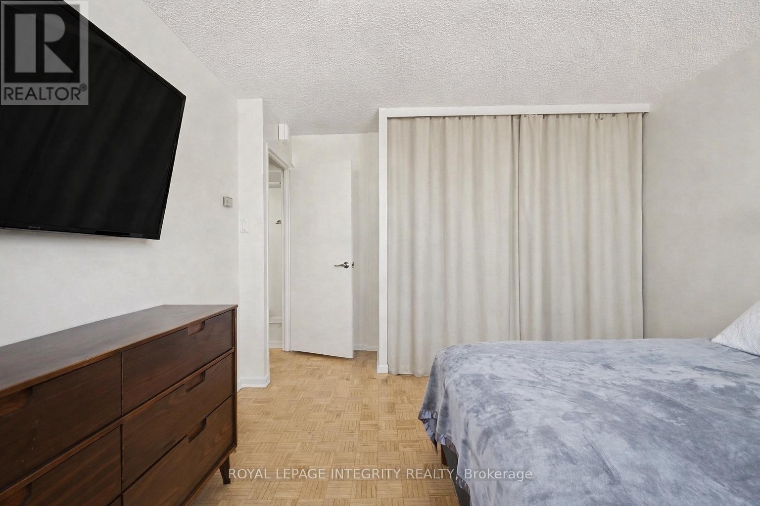 803 - 2625 Regina Street