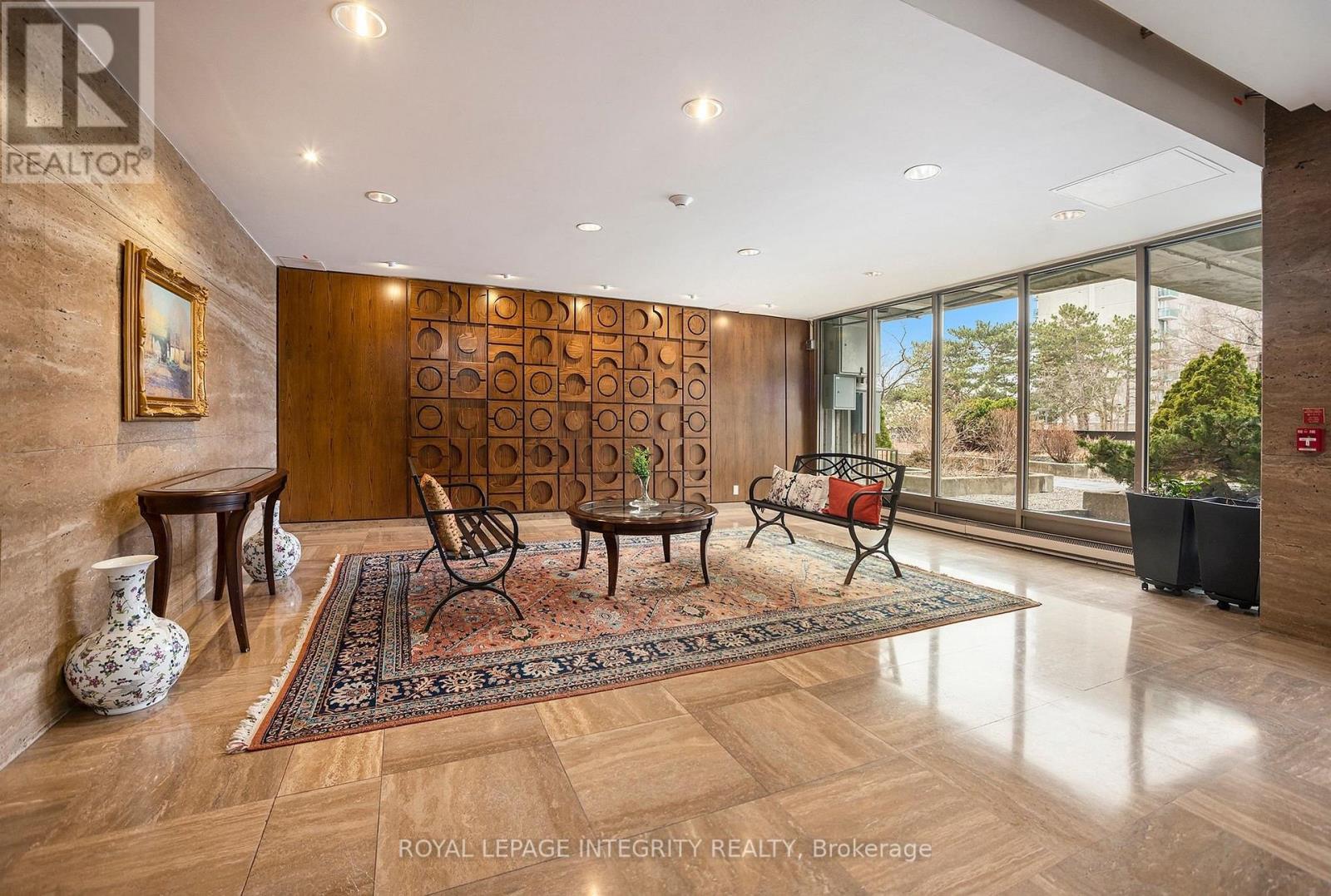 803 - 2625 Regina Street