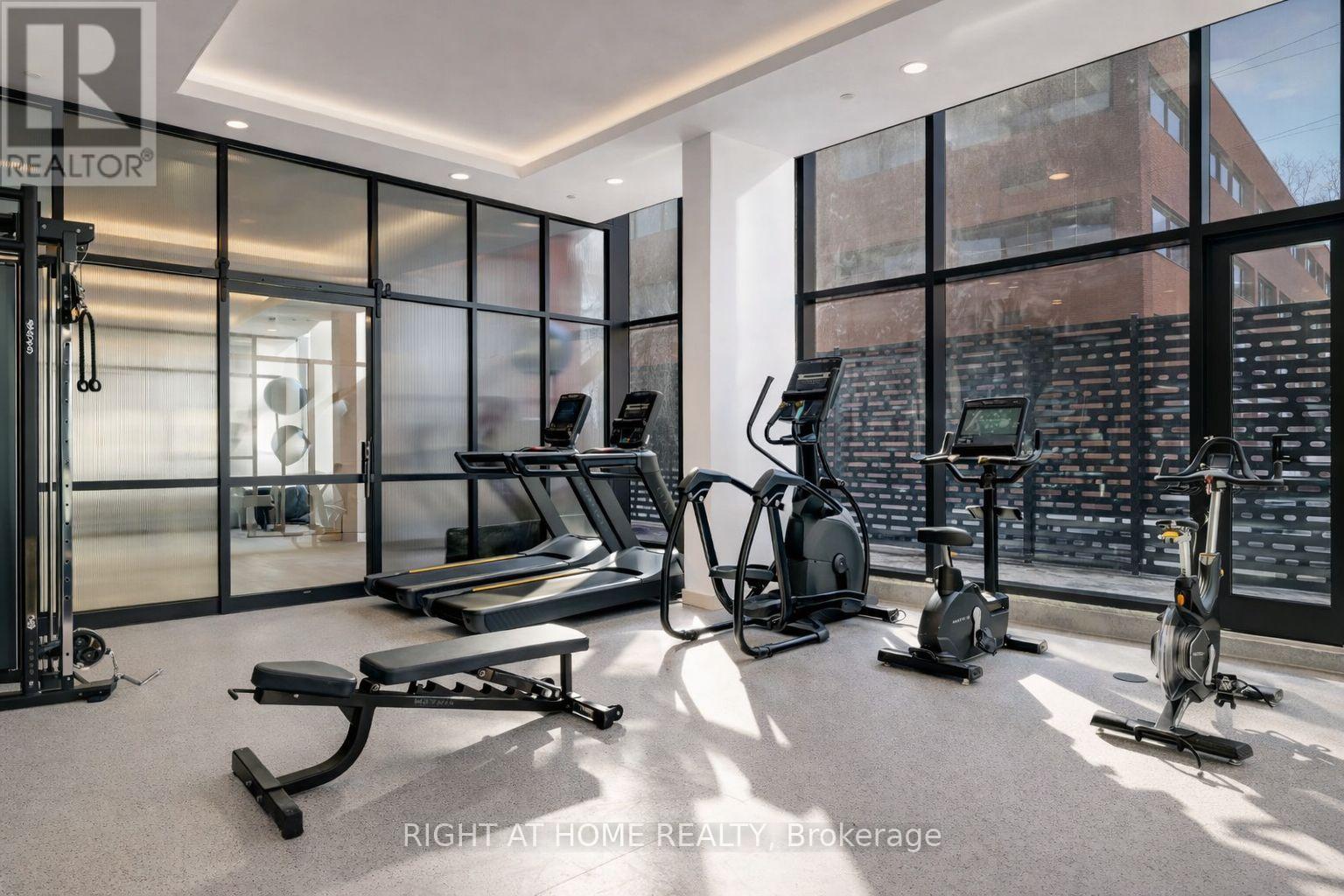 207 - 10 James Street