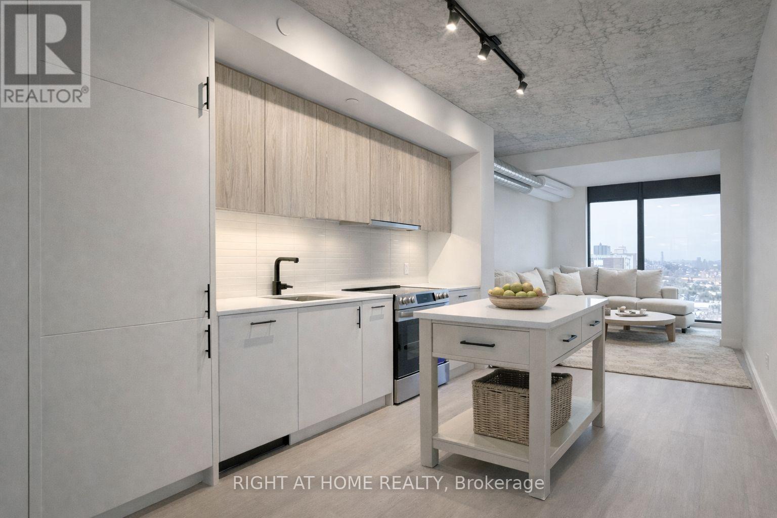 207 - 10 James Street