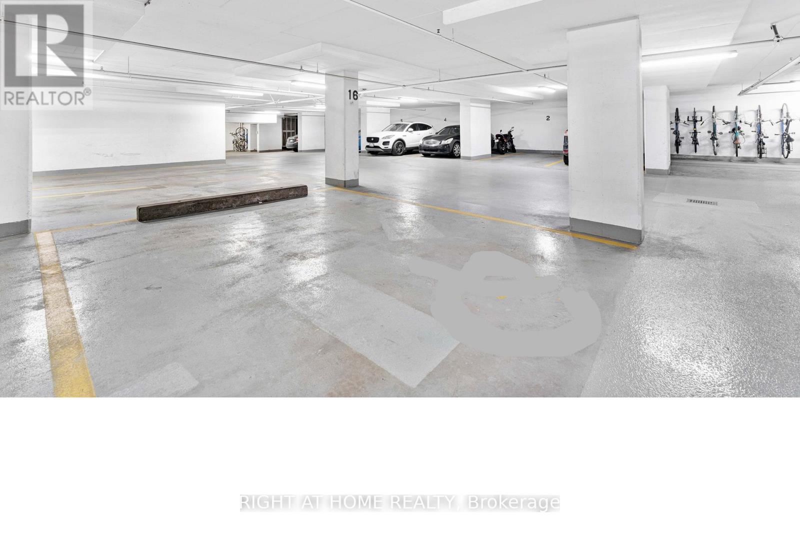 2010 - 324 Laurier Avenue W