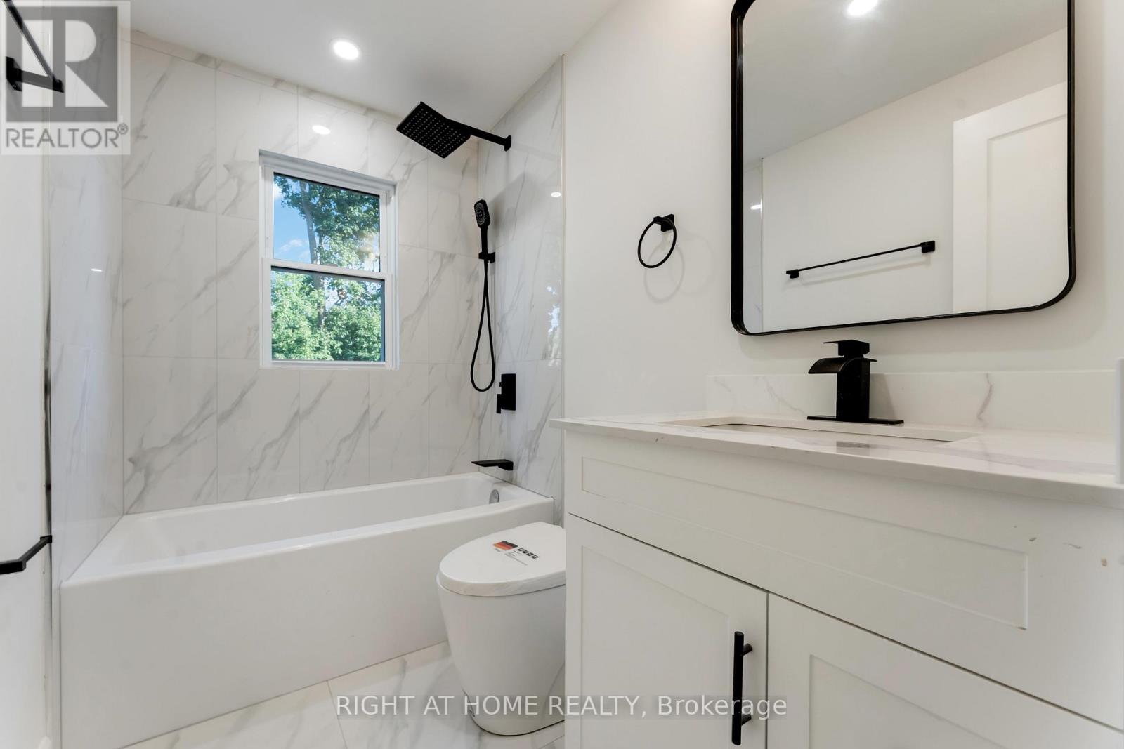 2700 Priscilla Street