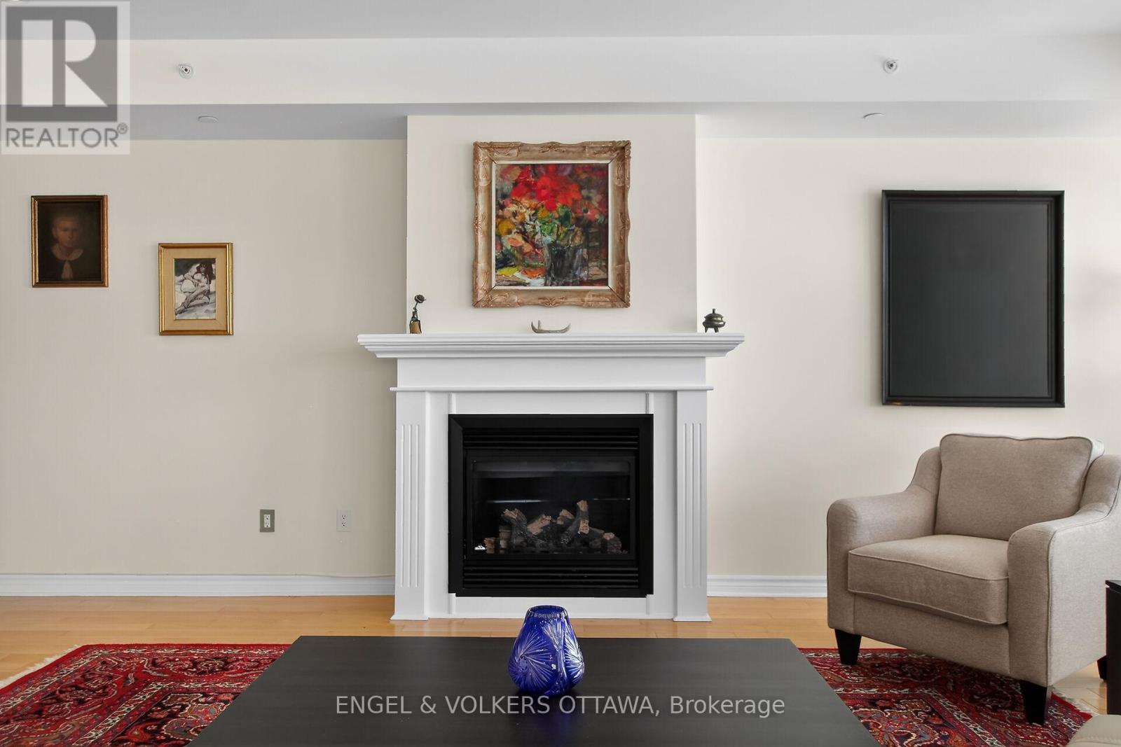 401 - 399 Bayrose Drive W