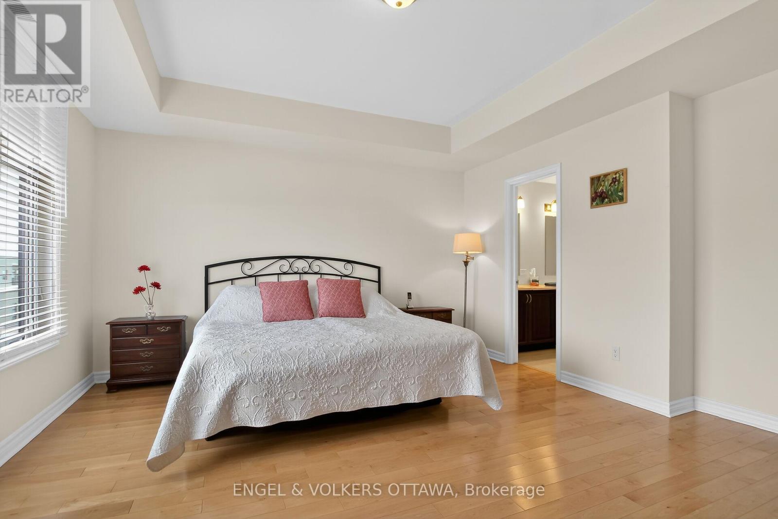 401 - 399 Bayrose Drive W